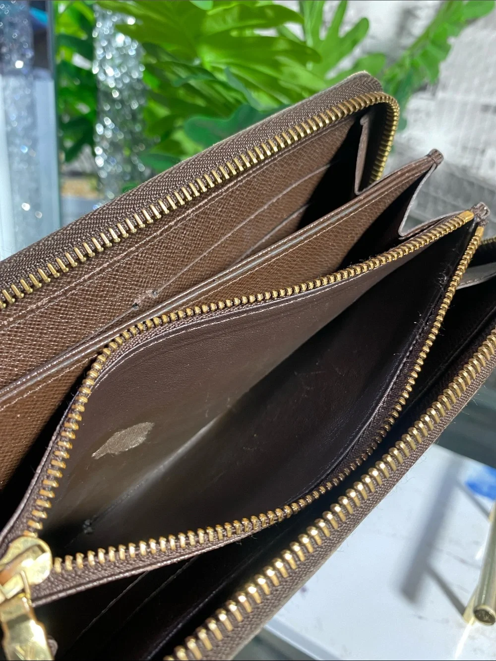 Authentic Rare Louis Vuitton Damier Zippy Wallet